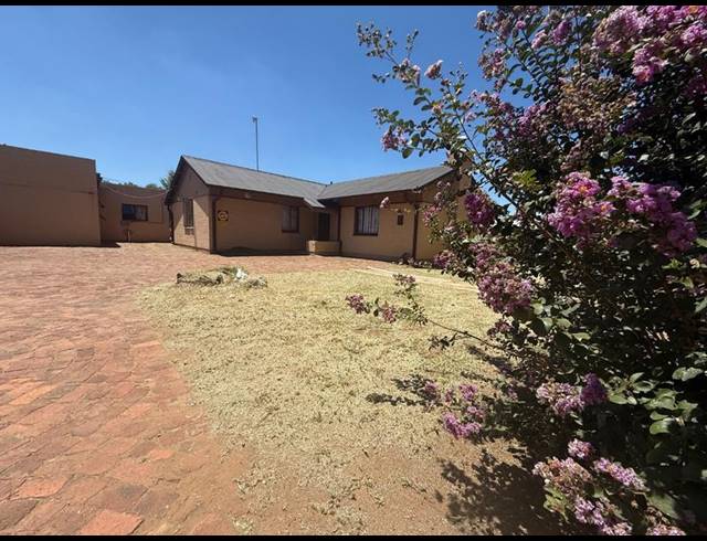7 BEDROOM HOUSE FOR SALE IN VANDERBIJLPARK CE 2